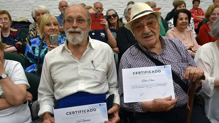 Uru.Patronato-Outra vaca no millo 3 jose-victor