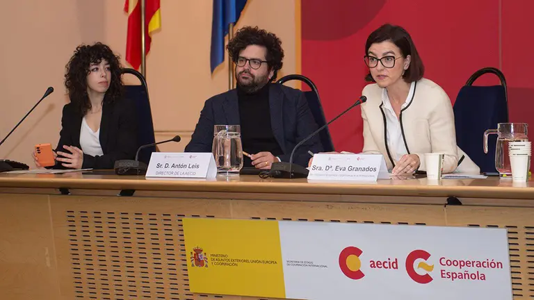 Reunion AECID-Anton Leis y Eva Granados