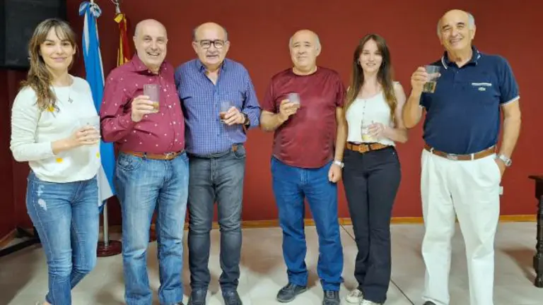 comodoro_fundacion_agasajo_centros_10_12_24