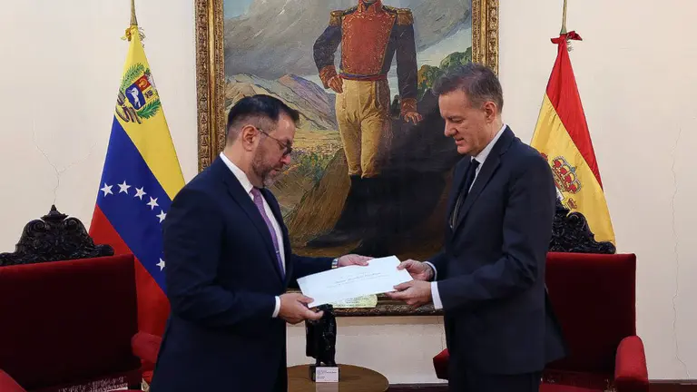 Embajador Venezuela-Copias Estilo 1