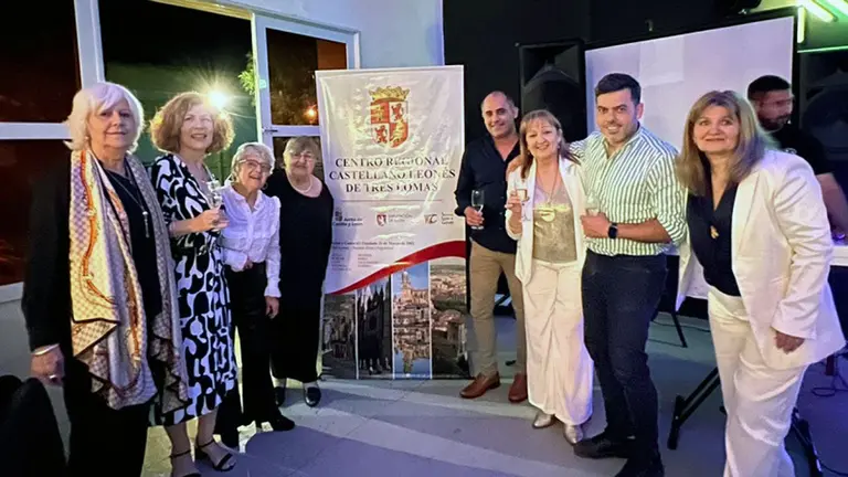 tres_lomas_cast_y_leon_cena_16_11_24_16