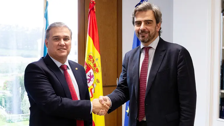 12,30 h. -           O conselleiro de Presidencia, Xustiza e Deportes, Diego Calvo, reunirase co embaixador de Paraguai en España, Justo Apodaca. Na sala de xuntas da Consellería de Presidencia, Xustiza e Deportes (3º andar Foto Xoán Crespo