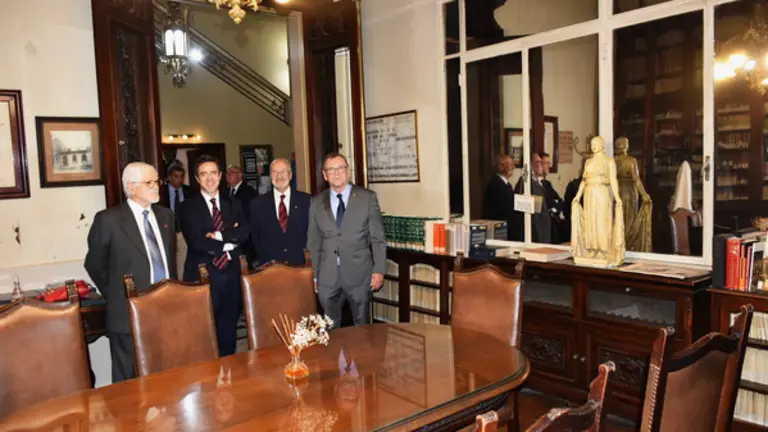 Uru.Embajador Club Español