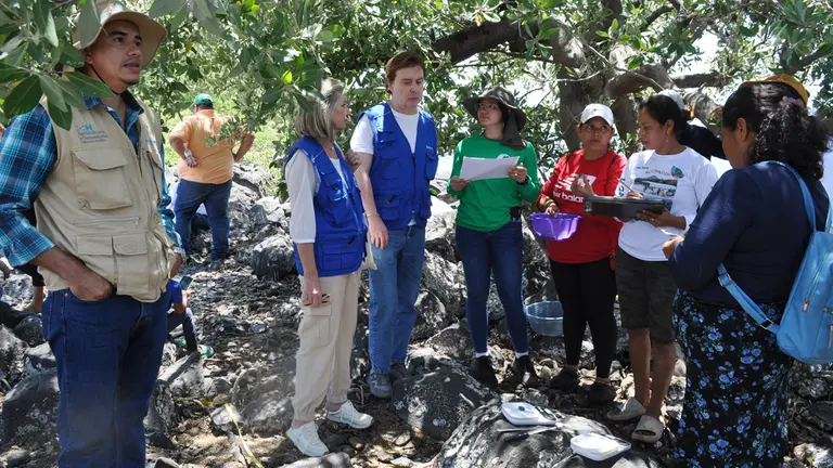 Gamallo-Actividade Marisqueira Illa Tigre Honduras 3