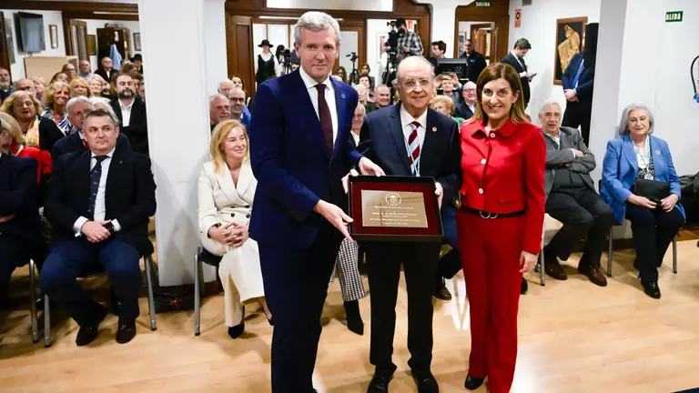 O presidente do Executivo autonómico, Alfonso Rueda, visita o Centro Gallego de Santander con motivo da súa distinción como socio de honra Centro Gallego de Santander (Santander), 03/04/25.