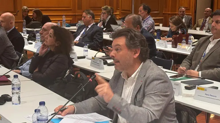 7126ad64-cb60-4cff-a484-caebec8a6602