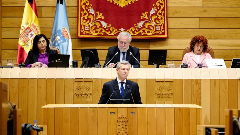 O presidente da Xunta, Alfonso Rueda, comparece no Parlamento de Galicia no Debate anual de política xeral, para informar e debater respecto da situación política da Comunidade Autónoma de Galicia. Parlamento de Galicia (Santiago de Compostela), 23/04/25.