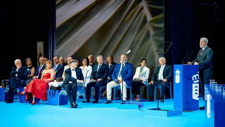 Clavijo-Dia de Canarias 1