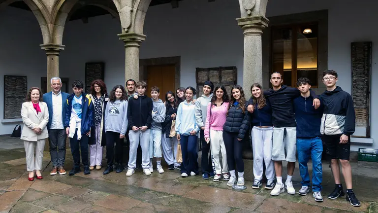 14,00 h.-       O secretario xeral da Lingua, Valentín García, recibirá o alumnado do Instituto Vicente Cañada Blanch de Londres, que participa no programa Viaxe da lingua 2025. No Pazo de San Roque (rúa de San Roque, 2). foto xoán crespo