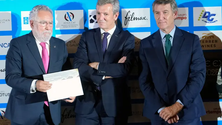 O titular do Goberno galego, Alfonso Rueda, participa na cea de gala e na entrega dos Títulos de Excelencia Galega 2025 organizada por AEGA-CAT.  Eurostars Grand Marina (Barcelona), 11/07/25.