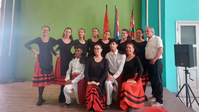 CompañíaArimaconelPresidentedelaSociedadVascaNavarra_copy_600x450