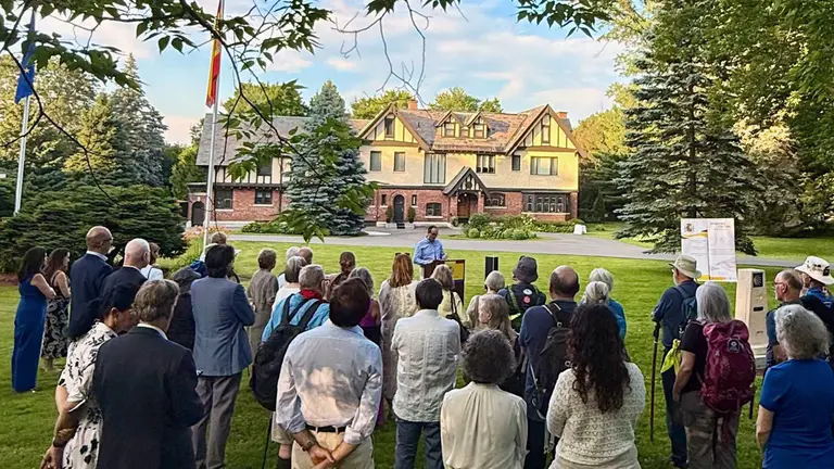 Canada-Inauguracion mojon Camino 1