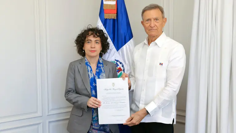 Rep. Dominicana-Embajadora Copias Estilo