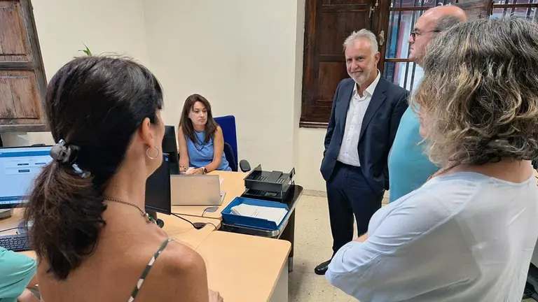 Ministro Torres-nacionalidad-descendientes-exiliados