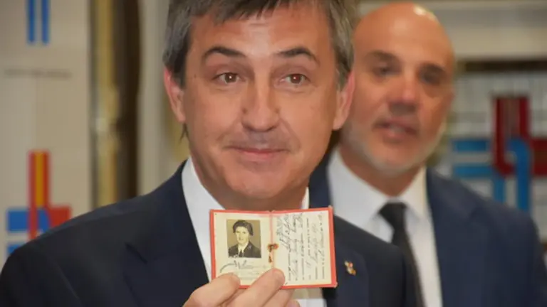 Uru.La Española-alejandro-carne-madre