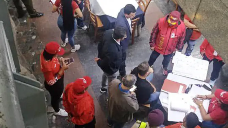 Agentes del SENIAT en la HGV