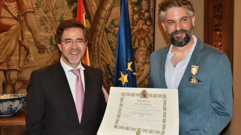 URU.Gabriel Calderon-diploma-emb-gabriel