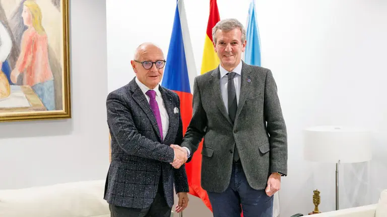 Rueda-Embajador checo 2