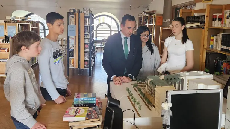 Francia-Visita subsecretario Educacion