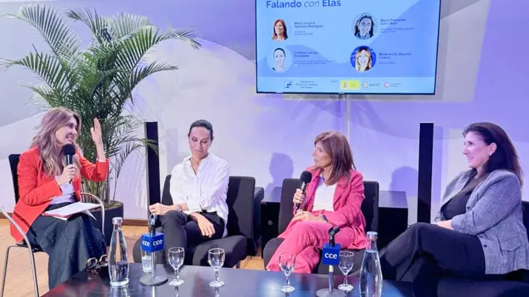 Uru.Aegu-Falando con elas 1