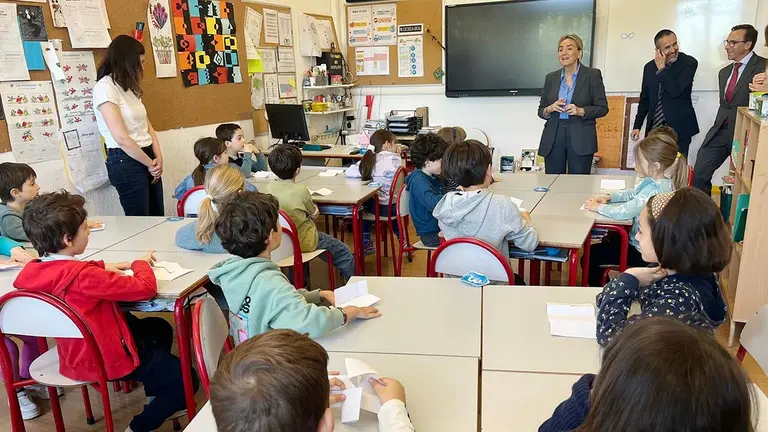 Ministra Educacion en Roma-Liceo Cervantes 2