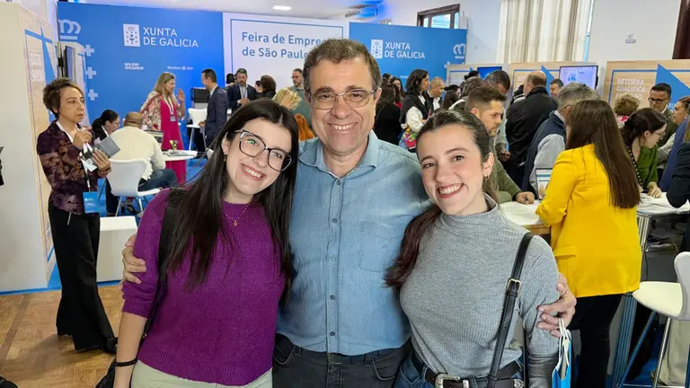 Beatriz y Carolina Fernández Tabares (Carlos Fernández pte centro español de santos) sus hijas