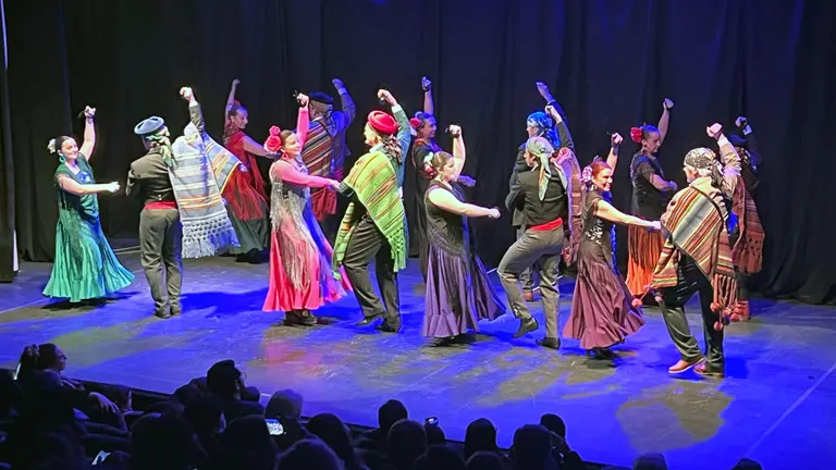 Chile-Amigos Camino Noche danzas