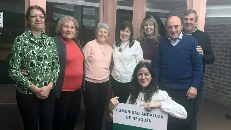 Comunidad Neuquen-Dia Tapa 2 copia