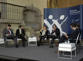 La primera jornada del ‘Reencuentro’ analizó la situación de Asturias y los asturianos en la Europa actual. / ivan martinez La primera jornada del ‘Reencuentro’ analizó la situación de Asturias y los asturianos en la Europa actual. / ivan martinez