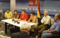 La diputada desveló el programa del PSOE a los residentes en Argentina. La diputada desveló el programa del PSOE a los residentes en Argentina.