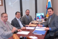 Moisés Plasencia, con el equipo de GIESCAN. Moisés Plasencia, con el equipo de GIESCAN.