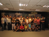 Manuel Luis Rodríguez y María Jesús Porteiro posan con los jóvenes que asistieron al encuentro. Manuel Luis Rodríguez y María Jesús Porteiro posan con los jóvenes que asistieron al encuentro.