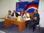 De izda. a dcha., Lucía Ventoso, Manuel Luis Rodríguez, Miguel Barnet, Roberto Ogando y Aurelio Franco. De izda. a dcha., Lucía Ventoso, Manuel Luis Rodríguez, Miguel Barnet, Roberto Ogando y Aurelio Franco.