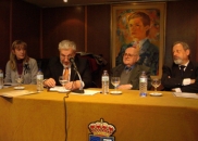 El Centro Asturiano de Madrid hizo entrega de la Manzana de Oro. El Centro Asturiano de Madrid hizo entrega de la Manzana de Oro.