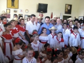 Moisés Plasencia, junto a directivos y los cuerpos de baile de Villa Clara. Moisés Plasencia, junto a directivos y los cuerpos de baile de Villa Clara.