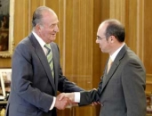 El Rey recibe el saludo de Jorquera, en la ronda de consultas con los distintos grupos del Congreso. El Rey recibe el saludo de Jorquera, en la ronda de consultas con los distintos grupos del Congreso.