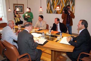 Una de las reuniones de trabajo de la ponencia. Una de las reuniones de trabajo de la ponencia.