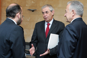 Touriño, junto a los conselleiros Méndez Romeu y Ricardo Varela, llamados a comparecer en la comisión. Touriño, junto a los conselleiros Méndez Romeu y Ricardo Varela, llamados a comparecer en la comisión.