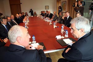 Touriño conversa con el ministro Rossi. Touriño conversa con el ministro Rossi.