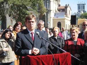 Francesc Antich, durante su discurso en la Plaza San Martín, de Córdoba. Francesc Antich, durante su discurso en la Plaza San Martín, de Córdoba.