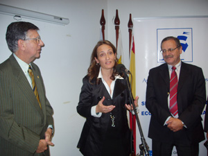 Táboas, entre el presidente de AEGU, César Antelo (I), y el intendente de Montevideo, Ricardo Ehrlich. Táboas, entre el presidente de AEGU, César Antelo (I), y el intendente de Montevideo, Ricardo Ehrlich.