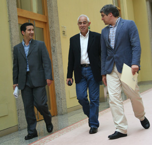 Tabarés, Miras y Aymerich, antes de la reunión. Tabarés, Miras y Aymerich, antes de la reunión.