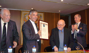El asturiano recibió el premio en Madrid. El asturiano recibió el premio en Madrid.