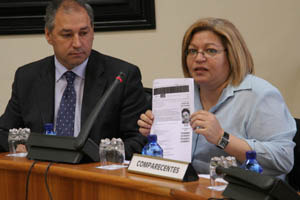 Blanco muestra parte de la documentación. Blanco muestra parte de la documentación.