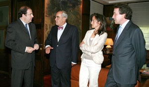 Vicente Herrera, recibe al embajador de Portugal José Filipe Moraes. Vicente Herrera, recibe al embajador de Portugal José Filipe Moraes.