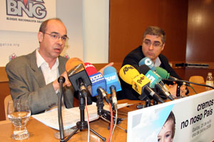 Francisco Jorquera y Carlos Aymerich, en la rueda de prensa ofrecida la semana pasada en Santiago. Francisco Jorquera y Carlos Aymerich, en la rueda de prensa ofrecida la semana pasada en Santiago.