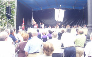 Un momento del acto desarrollado en El Arenal de Bilbao. Un momento del acto desarrollado en El Arenal de Bilbao.