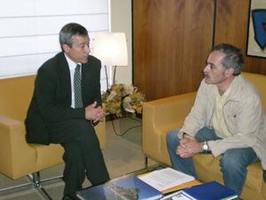Julio Fernández Mato y Xosé María Torres, durante su encuentro de la semana pasada. Julio Fernández Mato y Xosé María Torres, durante su encuentro de la semana pasada.
