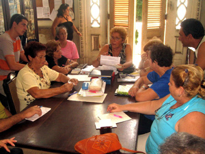 La Junta Directiva de la sociedad pretende rescatar las romerías gallegas en la cervecería ‘La Tropical’. La Junta Directiva de la sociedad pretende rescatar las romerías gallegas en la cervecería ‘La Tropical’.
