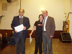 Rodríguez, con una de las asistentes al curso de danza que recibió el diploma de la Xunta. Rodríguez, con una de las asistentes al curso de danza que recibió el diploma de la Xunta.